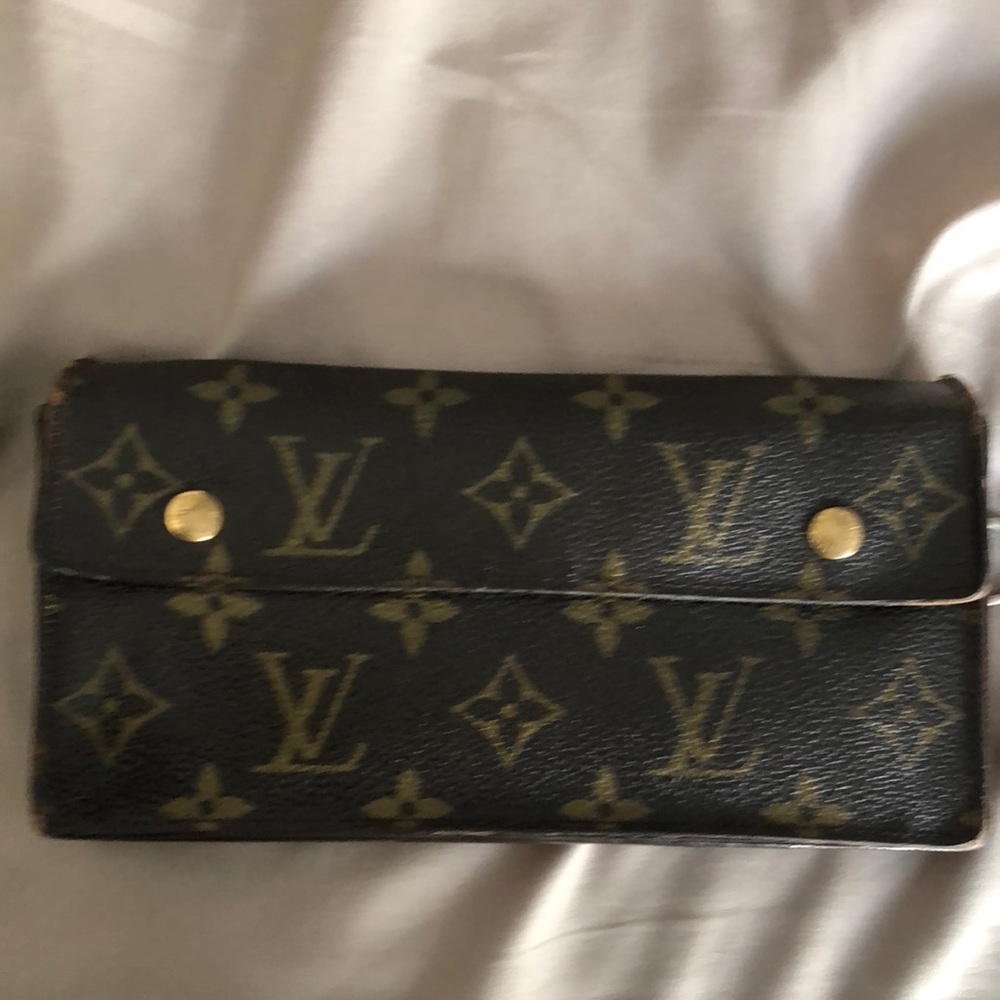 Louis Vuitton wristlet wallet